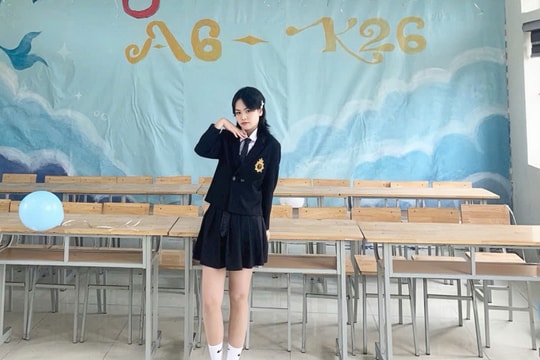 Nữ sinh là 'thủ khoa kép' trường chuyên Vĩnh Phúc