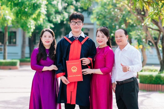 Một lớp ở Hà Tĩnh có 34 học sinh đỗ trường chuyên, có em là thủ khoa đầu vào