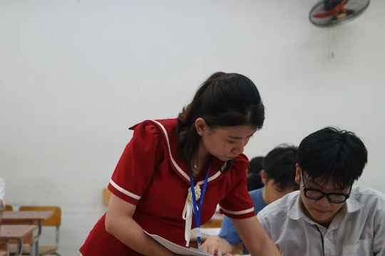 Những điểm mới và cách ứng phó khi làm bài Vật lí thi tốt nghiệp THPT 2025