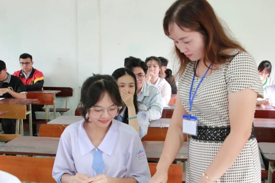 Đắk Nông chi trả trước tiền lương tháng 7 cho người lao động