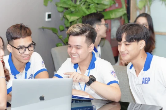 Ngoại ngữ mở rộng cánh cửa cơ hội phát triển cho sinh viên