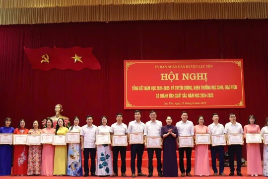 321 giáo viên, học sinh tại Yên Bái được tuyên dương, khen thưởng