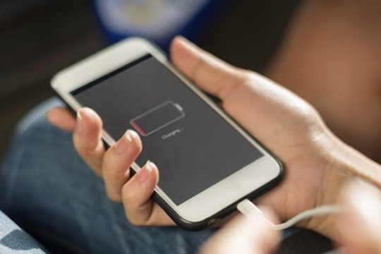 Khắc phục lỗi điện thoại sạc pin chậm hoặc không vào điện