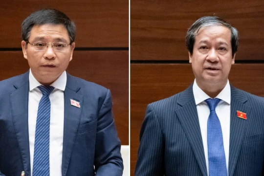 Chiều 19/6, Bộ trưởng Nguyễn Kim Sơn đăng đàn trả lời chất vấn