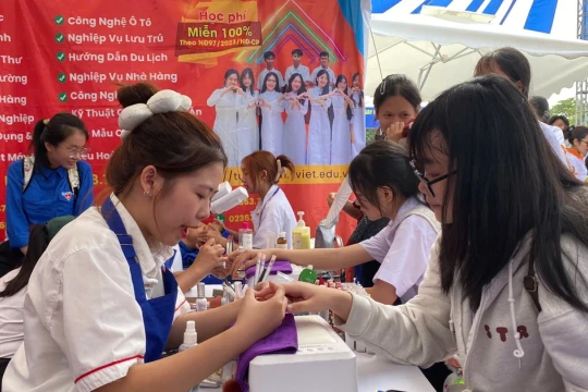 Học sinh trượt lớp 10 công lập: Nhiều hướng đi phía trước