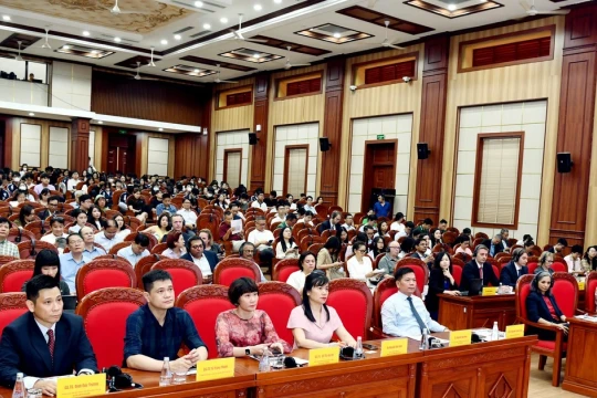 Thúc đẩy hành trình chuyển dịch năng lượng sạch của Việt Nam