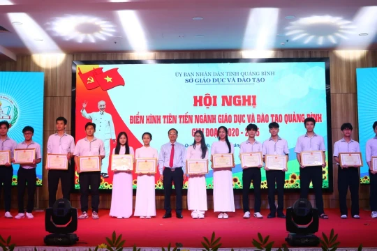 Ngành Giáo dục Quảng Bình chú trọng bồi dưỡng và nhân rộng điển hình tiên tiến