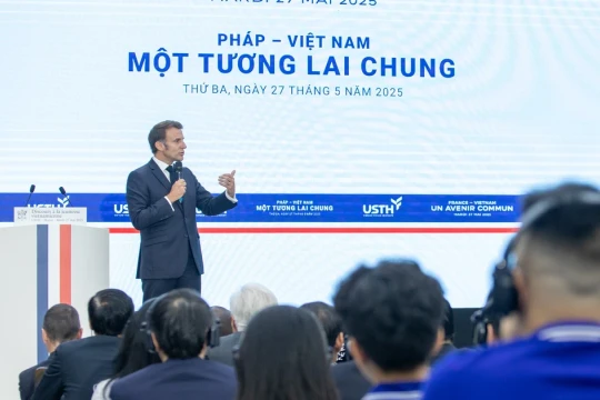 'Cú hích' cho ngành khoa học mũi nhọn
