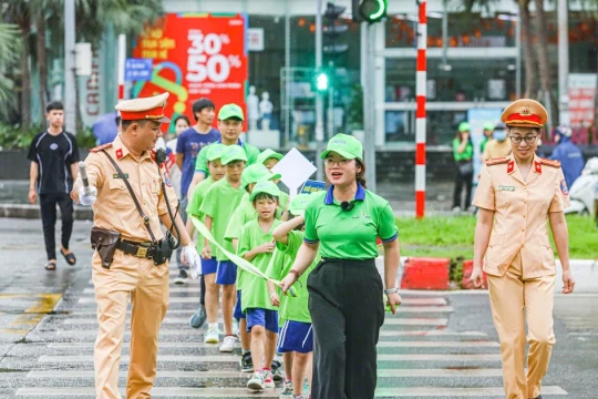 Tuyên truyền kỹ năng tham gia giao thông an toàn cho học sinh Thủ đô
