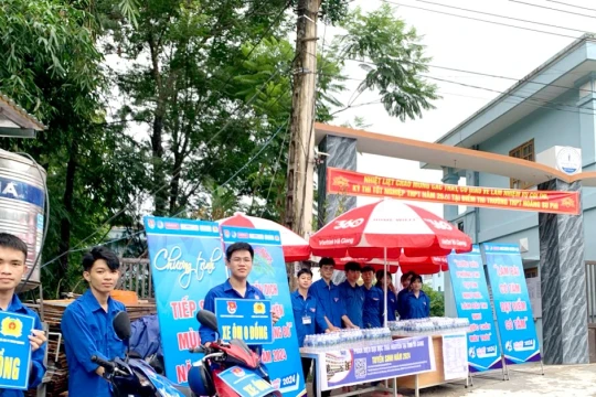 Gần 1.000 tình nguyện viên hỗ trợ thí sinh thi tốt nghiệp THPT ở Hà Giang