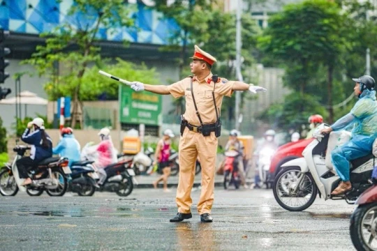 Hà Nội "kê đơn" cho "bệnh" thiếu ý thức tham gia giao thông