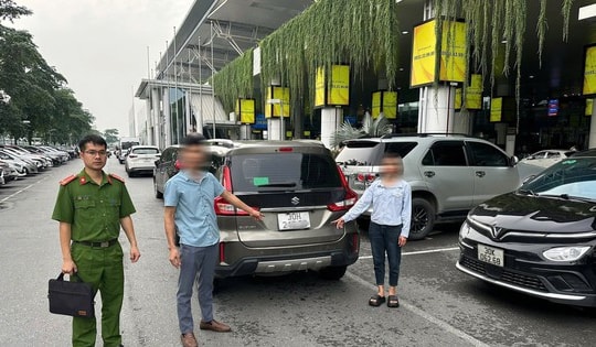 "Chặt chém" du khách Đài Loan tại sân bay Nội Bài, cò mồi và nữ tài xế bị xử lý