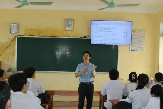 Hà Tĩnh bổ sung hơn 8,6 tỷ đồng từ ngân sách hỗ trợ ôn thi tốt nghiệp THPT 2025