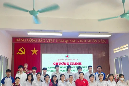Tiếp sức giúp các em học sinh khó khăn ở Yên Bái bước vào kỳ thi tốt nghiệp