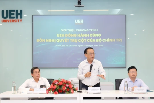 ĐH Kinh tế TPHCM xây dựng 3 trụ cột, triển khai 4 nghị quyết của Bộ Chính trị