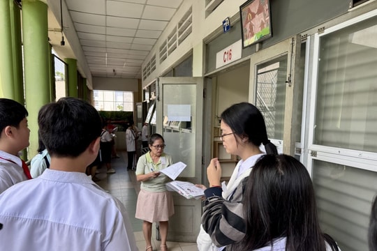Trượt lớp 10 công lập, phụ huynh tìm lối khác cho con