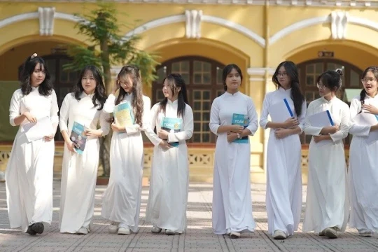 Khiêm tốn không phải là lùi lại!