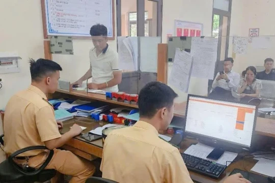 Công an tỉnh Phú Thọ sẽ tạm dừng tiếp nhận hồ sơ đăng ký xe trong 5 ngày