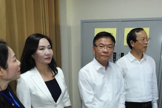 Phó Thủ tướng Lê Thành Long kiểm tra công tác chuẩn bị Kỳ thi tốt nghiệp THPT tại Quảng Ninh