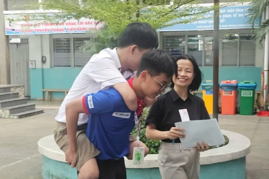 Thí sinh bị mất tứ chi với ước mơ vào đại học ngành Thiết kế đồ họa