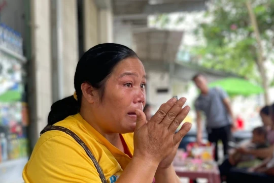 Gác lại mưu sinh, theo con qua mùa thi