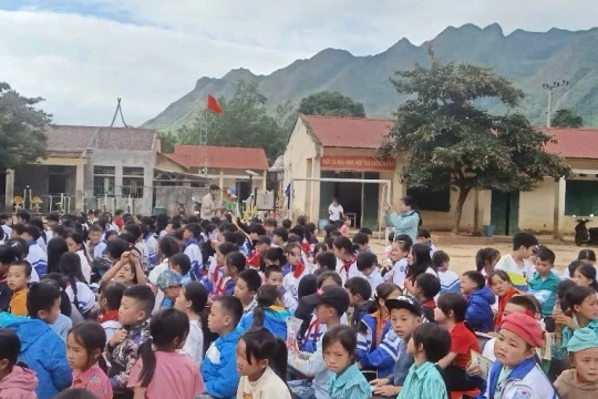 Cần thêm lời giải cho bài toán trường bán trú vùng cao