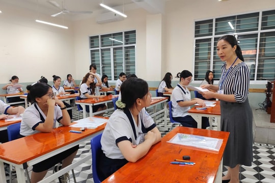 Đề thi chính thức môn Vật lý, kỳ thi tốt nghiệp THPT năm 2025
