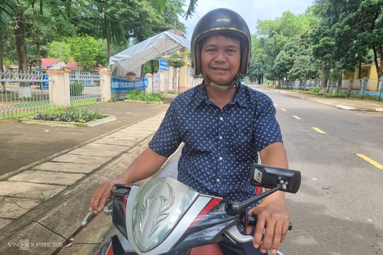 Trưởng thôn 47 tuổi lần đầu thi tốt nghiệp THPT