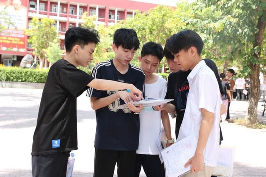 Giáo viên dự đoán Tiếng Anh, Sinh học phổ điểm ở mức 4- 5, Vật lý dễ có ‘mưa’ điểm 10