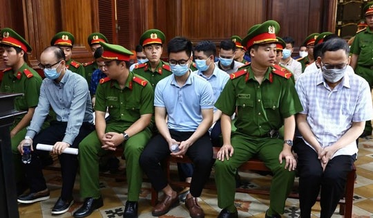 Cái cúi đầu của "ông trùm" cấp phiếu lý lịch tư pháp