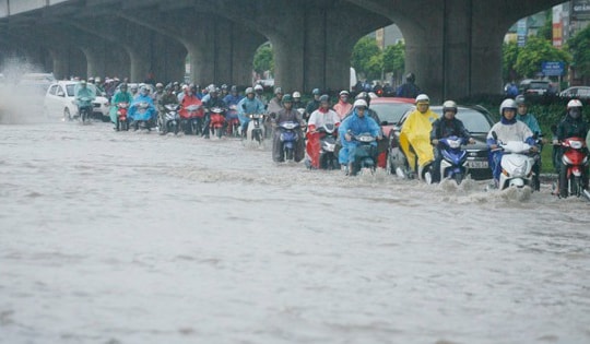 Miền Bắc mưa rất to, kéo dài liên tục trong 4 ngày tới: Chuyên gia chỉ rõ lý do