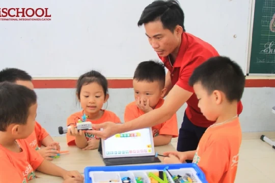 Mùa hè rực rỡ sắc màu tại iSchool Hà Tĩnh