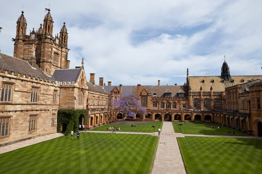 Australia tăng phí visa du học lên 2.000 AUD