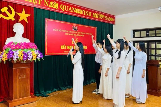 Tuổi 18 vào Đảng: Tự hào và khát vọng cống hiến