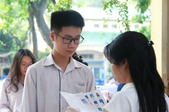 Hài hòa mục tiêu Kỳ thi cho học sinh lớp 12