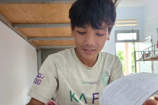 Lập gia đình sớm, cậu học trò Mông vẫn quyết học nghề đổi đời