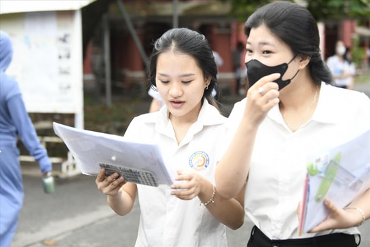 Hệ lụy của đề thi khó: 'Kích cầu' học thêm, dạy thêm tiêu cực