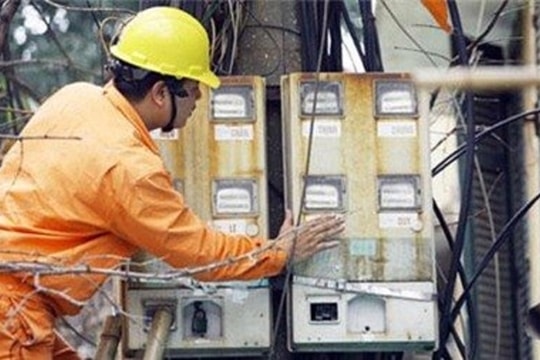 Hóa đơn tiền điện tháng 6 tăng đột biến khiến nhiều người 'sốc'