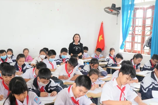 Luật Nhà giáo khẳng định 'giáo dục là quốc sách hàng đầu'