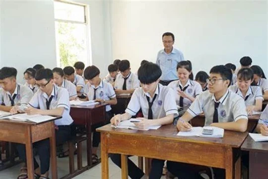 Tiêu chuẩn của hiệu trưởng, phó hiệu trưởng trường phổ thông có nhiều cấp học?