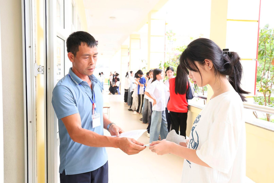 Nhiều trường THPT trên cả nước lấy điểm chuẩn vào lớp 10 chỉ từ 3 điểm/môn