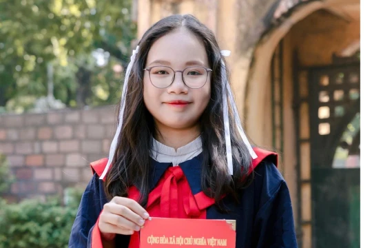 Vượt lên khó khăn, nữ sinh trường Thành Công đỗ đầu kỳ thi vào lớp 10 ở Hà Nội