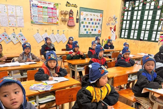 Chương trình nông thôn mới - đòn bẩy nâng bước học trò vùng khó