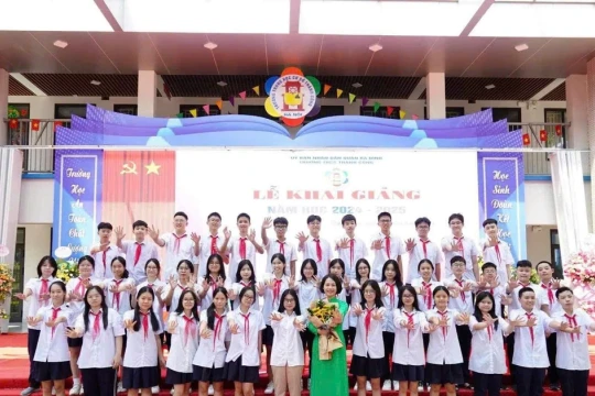 Lớp học có điểm xét tuyển 'khủng' vào lớp 10 ở Thủ đô