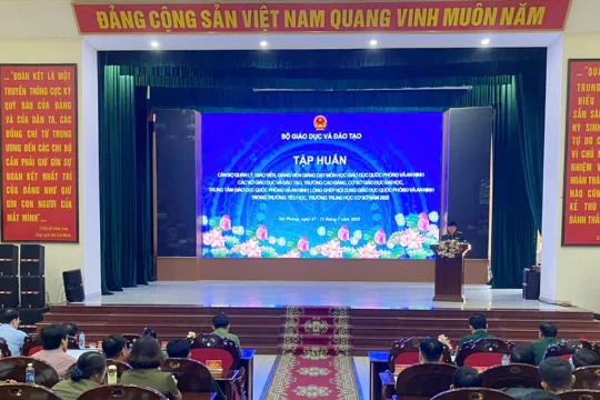 Tập huấn giáo viên giảng dạy giáo dục quốc phòng và an ninh