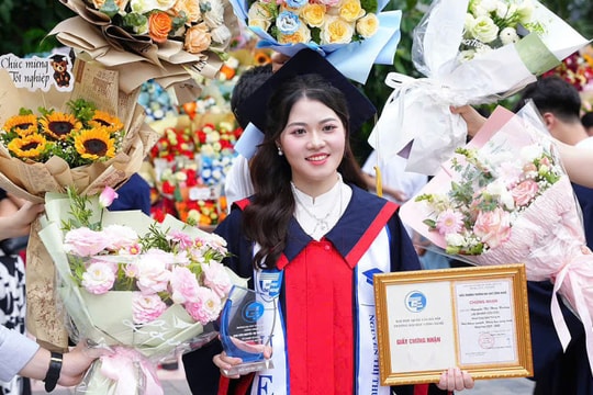 Nữ sinh Khoa học máy tính tốt nghiệp thủ khoa Đại học Công nghệ