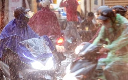 Miền Bắc khi nào hết nắng nóng, chuyển mưa lớn diện rộng?
