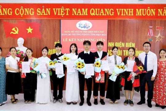 Phát triển Đảng trong trường học: Tạo nguồn kế cận vững chắc