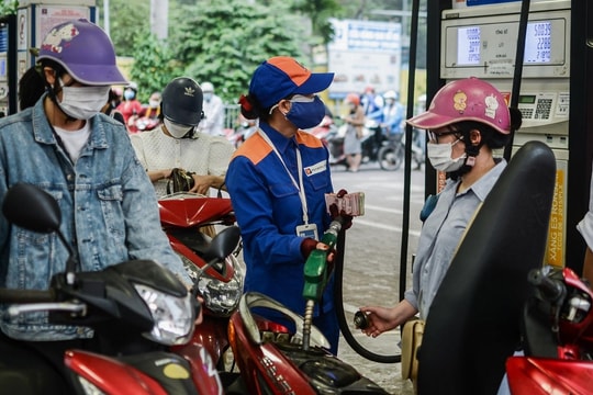 Giá xăng chiều nay dự báo dứt mạch giảm, quay đầu tăng