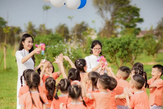 Giáo dục Hà Tĩnh ổn định quy mô, vững bước phát triển toàn diện